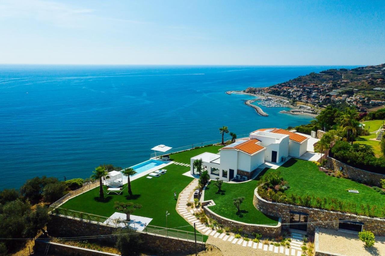Villa Sabrina Riviera Dei Fiori A Picco Sul Mare Con Piscina Privata ,Wellness & Spa Imperia Exterior photo