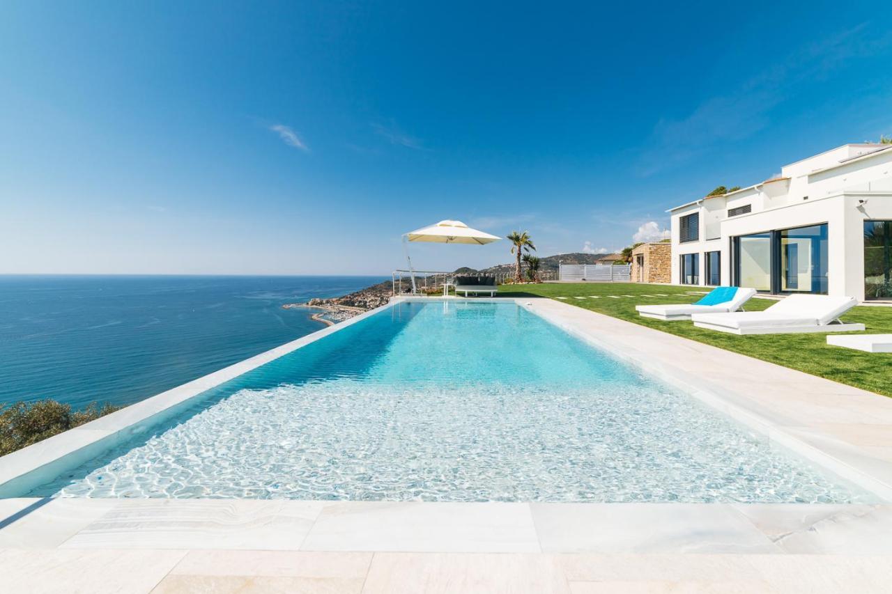 Villa Sabrina Riviera Dei Fiori A Picco Sul Mare Con Piscina Privata ,Wellness & Spa Imperia Exterior photo