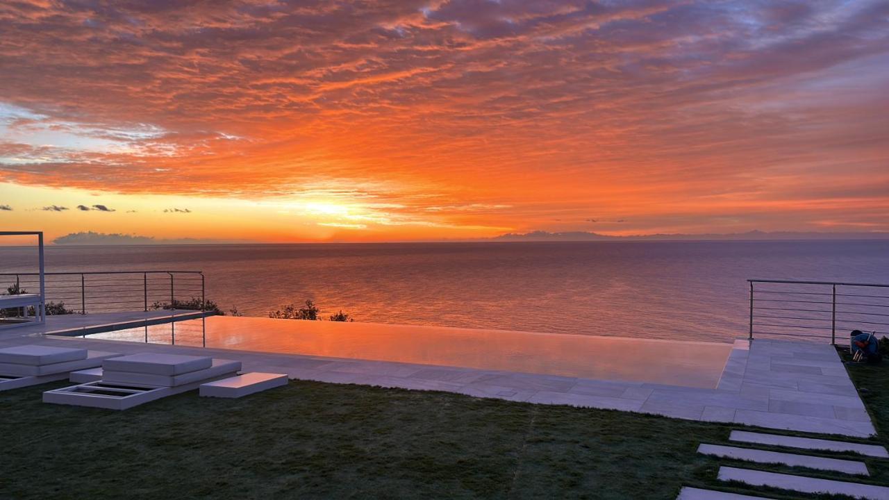 Villa Sabrina Riviera Dei Fiori A Picco Sul Mare Con Piscina Privata ,Wellness & Spa Imperia Exterior photo
